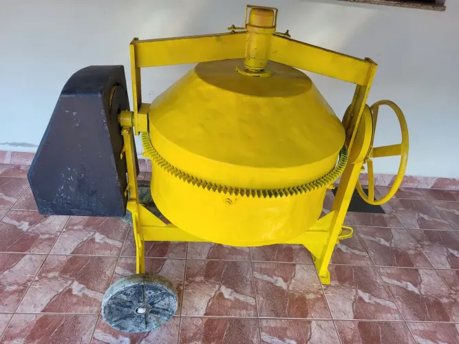 Betoneira csm 400L
