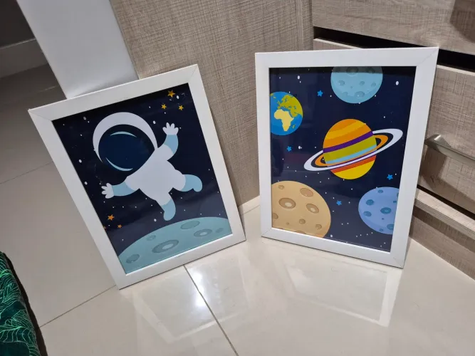Quadros Decorativos Astronauta e Planetas