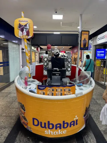 Quiosque de shakes, açaí e sorvete