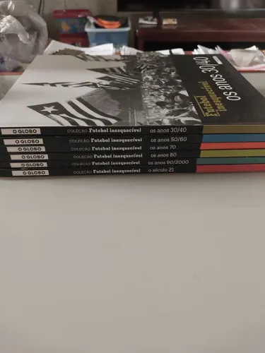 Coleção Futebol Inesquecível - O Globo - Anos 30/40 a Século 21. Excelente Estado. 