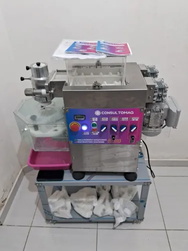 Máquina de Salgados Salgadeira Maqturbo 5.5 MAX, Estrutura Inox