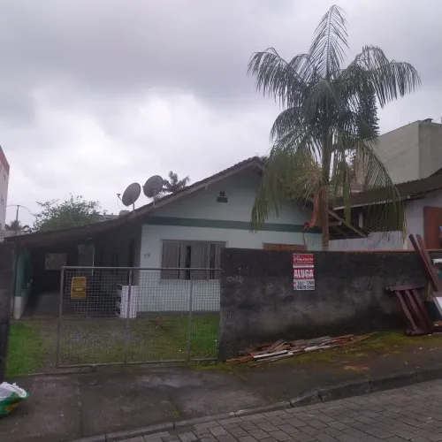 Aluga-se Casa Jlle, Costa e Silva, Rua Vinicius de Moraes n° 72 R$2.000,00