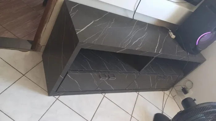 Rack em MDF portoro feito em marcenaria 