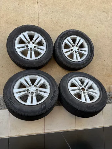 Rodas com Pneus Kia Aro 16