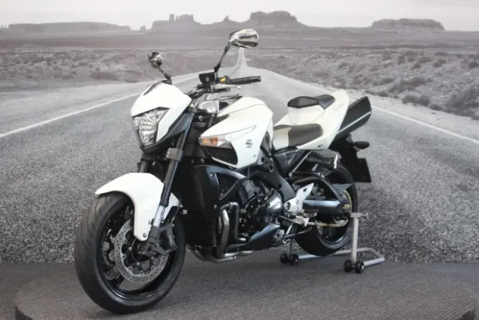 SUZUKI GSX 1300 B-KING 2016