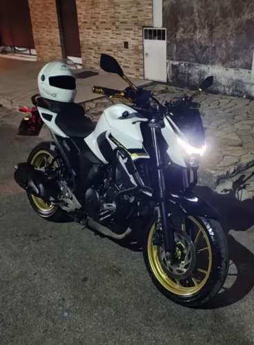 Fz-25 22000 revisão em dia na concessionária