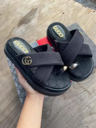 Sandália Gucci