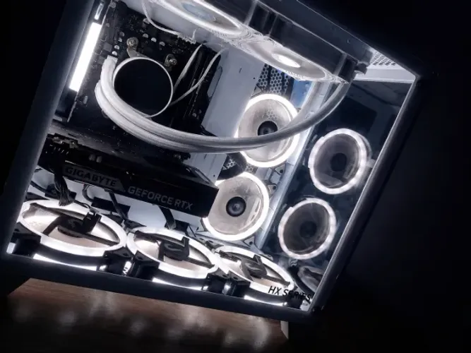 pc ryzen5 550 , rtx 5060, 16 ram ddr4 hyperx 3120hz,6fans 20pa,fonte de 750w, water cool