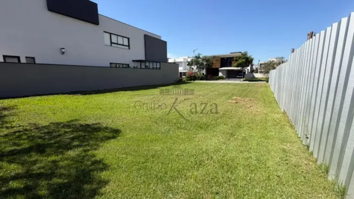 Oportunidade - Terreno em Condomínio - Jardim do Golfe - 450m².
