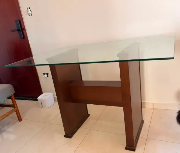 Mesa com 4 cadeiras