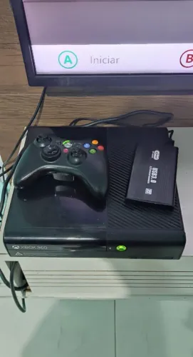 Xbox 360 super slim 1 controle e 21jogos