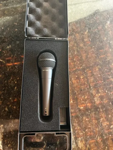 Vendo Microfone Behringer
