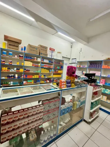 VENDE-SE FARMÁCIA