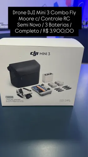 Drone DJI Mini 3 Combo Fly Moore c/ Controle RC / Semi Novo / 3 Baterias / Completo