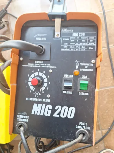 Maquina Solda MIG 200 MODELO 690775