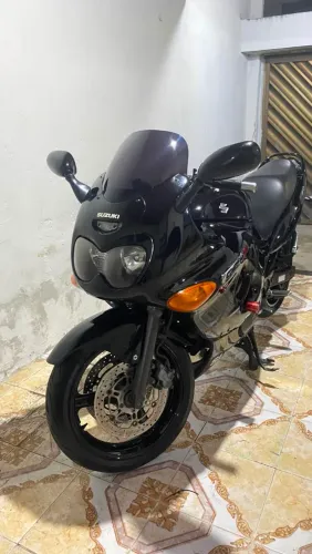 Suzuki gsxf750