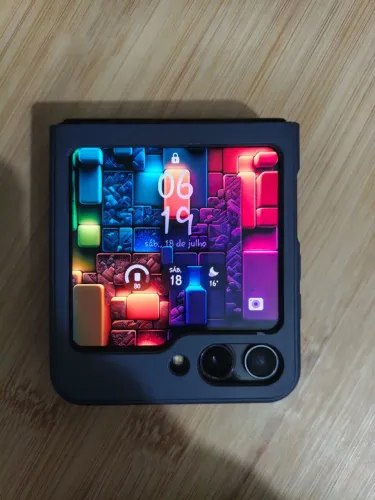 Troco - Samsung Galaxy Zflip 5 512g / 8 ram + 8 ram boost