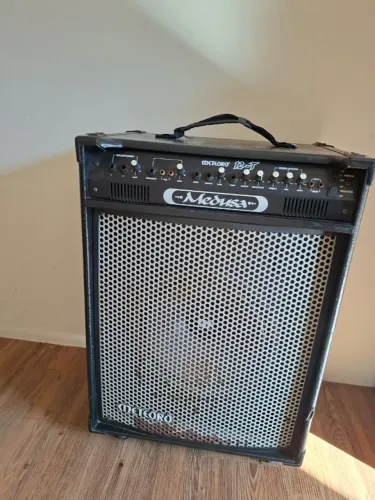 Amplificador Meteoro 12-T Medusa