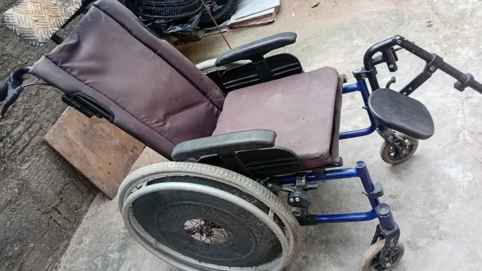Cadeira de rodas paralíticos 