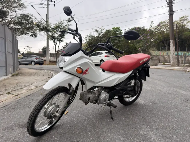 Honda Pop110i 2023 - apenas 11 mil km - zerada - OPORTUNIDADE