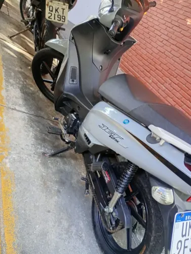 Moto shyneray Jet