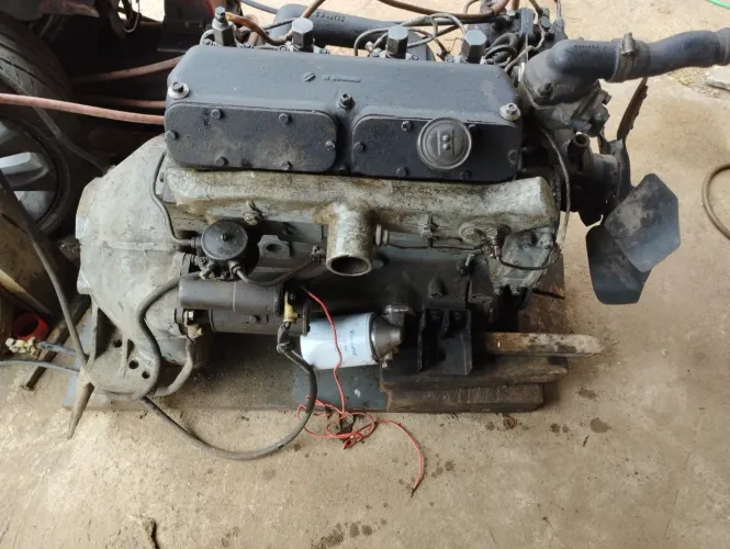 Motor perkis 4 cilindros