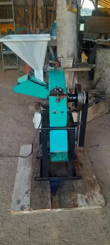 Vende-se Forrageira - triturador