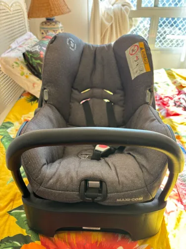 BEBÊ CONFORTO MÁXI COSI COM BASE VEICULAR