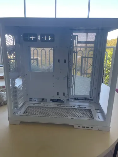 Gabinete lian li evo rgb
