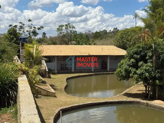 SÍTIO COM PISCINA | 3 CASAS INDEPENDENTES