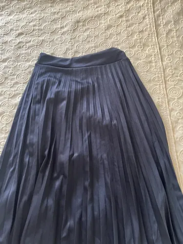 Saia plissada preta linda
