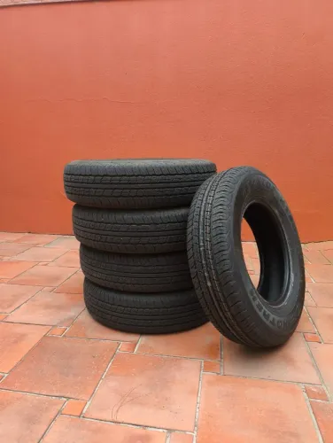 5 PNEU AT20 DUNLOP 195/80R15