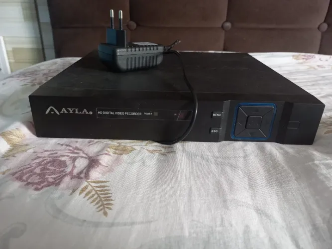 DVR 4 CÂMERAS COM HD 