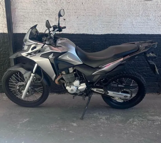 XRE 300 2019