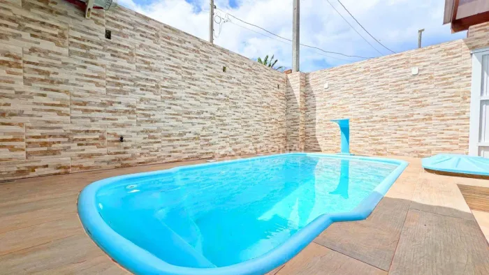 Casa com Piscina, 2 dormitórios à venda, 62 m² por R$ 340.000 - Cohapar - Guaratuba/PR