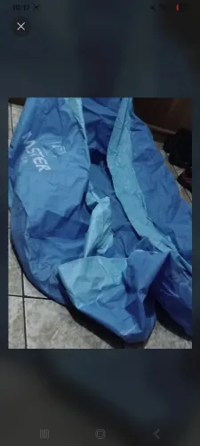 Piscina e boia flutuante