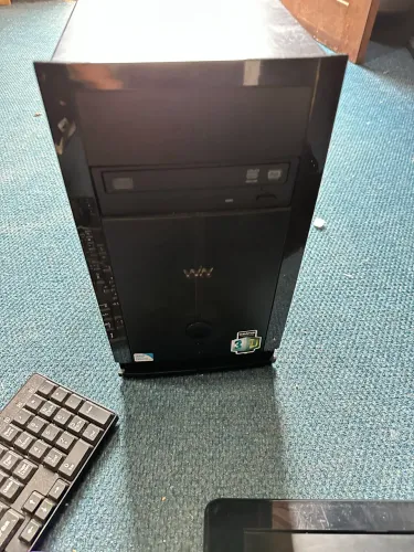 Computador de mesa para vender logo  
