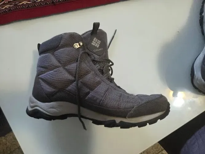 Bota Trilha Columbia - Muito Nova 43