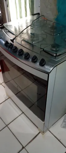 Vendo fogão Brastemp semi novo com 6 bocas automático só não funciona o forno 