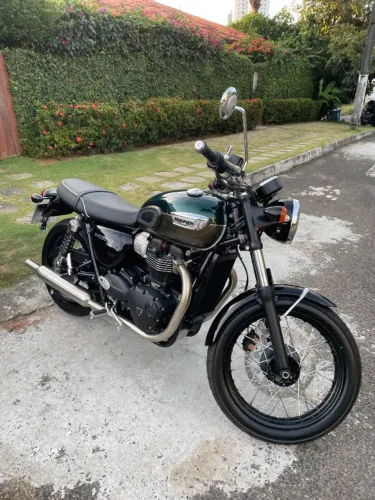 Triumph Bonneville T100