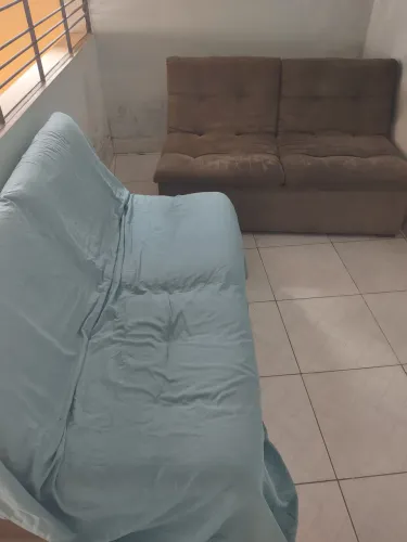 Vende-se 2 sofás cada um com 2 lugares 500,00 reais
