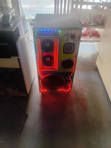 Vendo ótima caixa de som