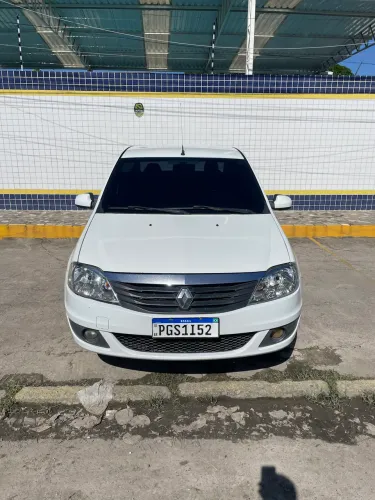 Renault Logan Expression Hi-flex 1.6 16V 4P AUT 2013