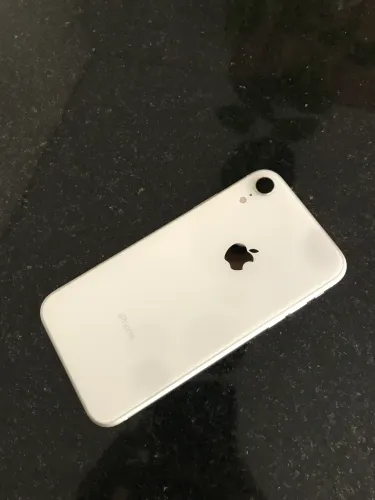 IPhone XR branco 128gb