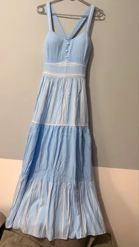 Vestido longo azul com branco