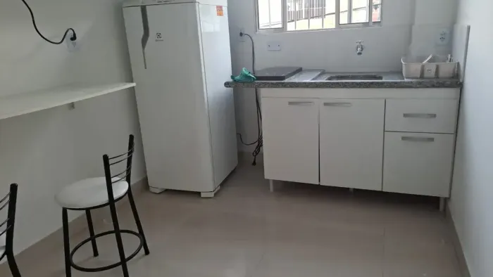 Locação Kitnet mobiliada R$1.600,00 Jardim Júlio - Barueri - SP