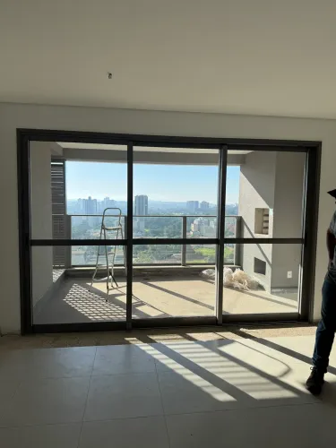 Porta de Esquadria Alto Padrão 3,60x2,37 Cinza Moss