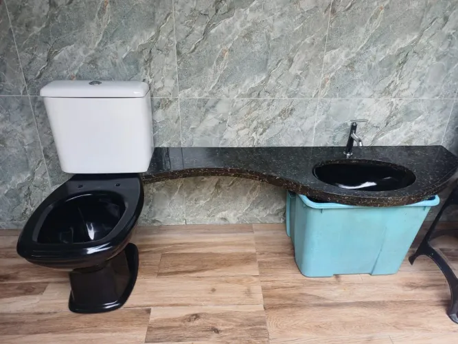 Vaso Sanitário e pia banheiro