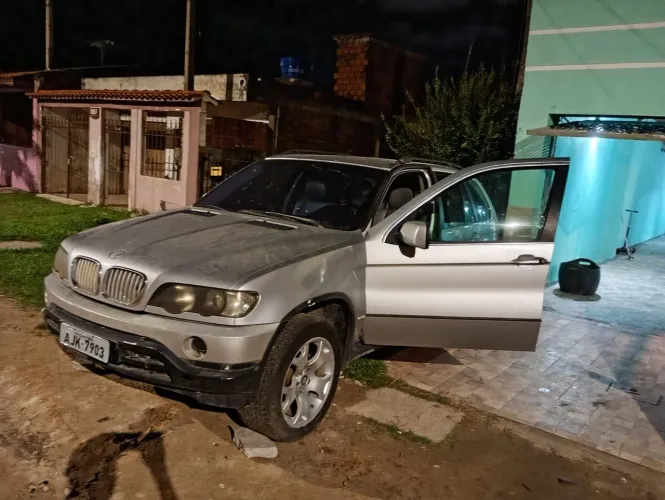 Peças BMw. Só não tem motor. Resto. Tem todas peças