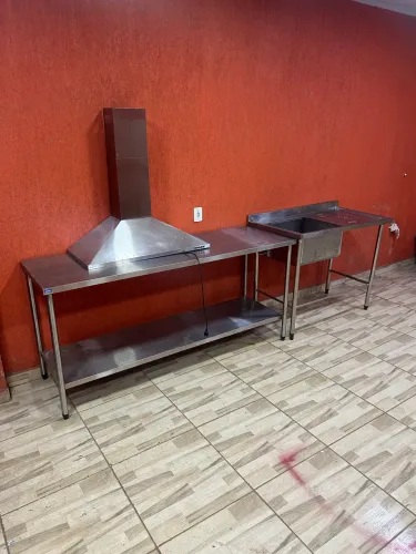 mesa, coifa e cuba inox 